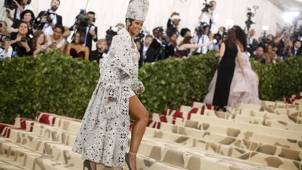 Singer Rihanna arrives at the Metropolitan Museum of Art Costume Institute Gala (Met Gala) to celebrate the opening of “Heavenly Bodies: Fashion and the Catholic Imagination” in the Manhattan borough of New York, U.S., May 7, 2018 - Sputnik International