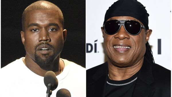 In this combination photo Kanye West speaks at the MTV Video Music Awards in New York on Aug. 28, 2016, left, and Stevie Wonder attends the TIDAL X: Brooklyn 3rd Annual Benefit Concert in New York on Oct. 17, 2017 - Sputnik International