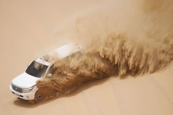 Jeep safari in the desert of Khor Al Adaid, Doha, Qatar. - Sputnik International