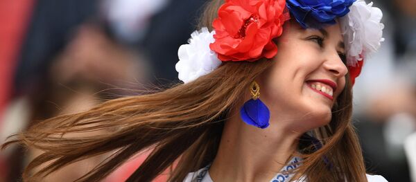 A Russian fan is seen here ahead of the 2017 FIFA Confederations Cup match between Mexico and Russia - Sputnik International