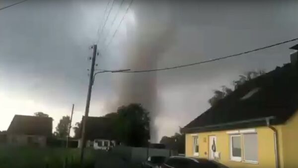 Germany: Two injured as tornado rages through North Rhine-Westphalia - Sputnik International