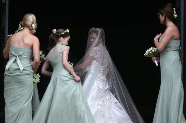 Bright Simplicity: Wedding Dresses of the British Royal Family - Sputnik International