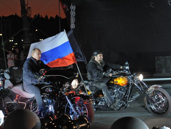August 29, 2011. Prime-minister Vladimir Putin, left, and leader of the Night Wolves youth organization Alexander Zaldostanov also known as Surgeon at the 16th bike-festival in Novorossiysk August 29, 2011. Prime-minister Vladimir Putin, left, and leader of the Night Wolves youth organization Alexander Zaldostanov also known as Surgeon at the 16th bike-festival in Novorossiysk - Sputnik International