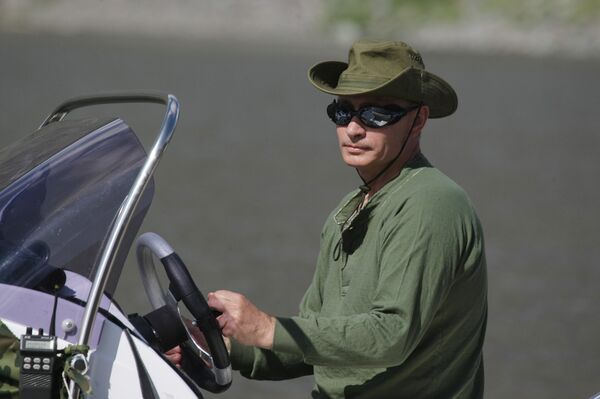 Minister Vladimir Putin on vacation in the Republic of Tuva Minister Vladimir Putin on vacation in the Republic of Tuva - Sputnik International