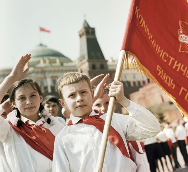 Nostalgia: Soviet Pioneers' Day Back in USSR - Sputnik International