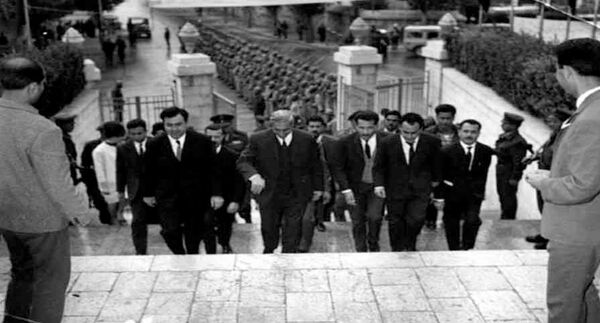 Eli Cohen with the entourage of Syrian President Amin Hafiz (1963-1966) Eli Cohen with the entourage of Syrian President Amin Hafiz (1963-1966) - Sputnik International