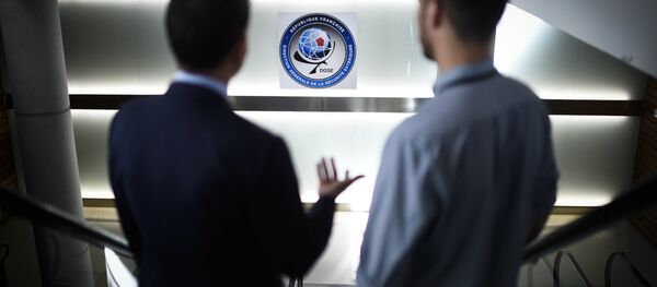 Two men pose at the headquarters of the General Directorate for External Security (DGSE), France's external intelligence agency, in Paris on June 4, 2015 Two men pose at the headquarters of the General Directorate for External Security (DGSE), France's external intelligence agency, in Paris on June 4, 2015 - Sputnik International
