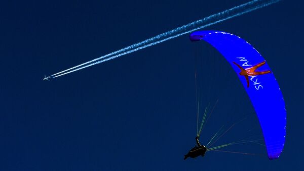Touch the Sky: Paragliders Practice in Stubaital, Austria - Sputnik International
