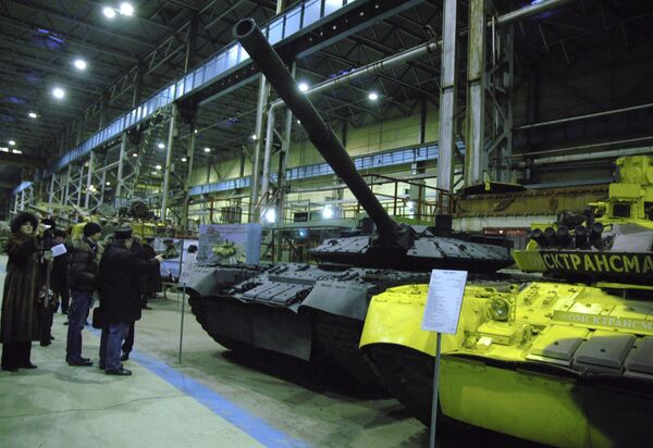 Black Eagle tank (T-80) under the trademark Object 640 at the State unitary enterprise Omsk Plant of Transport Machinery (GUP OMSKTRANSMASH) Black Eagle tank (T-80) under the trademark Object 640 at the State unitary enterprise Omsk Plant of Transport Machinery (GUP OMSKTRANSMASH) - Sputnik International