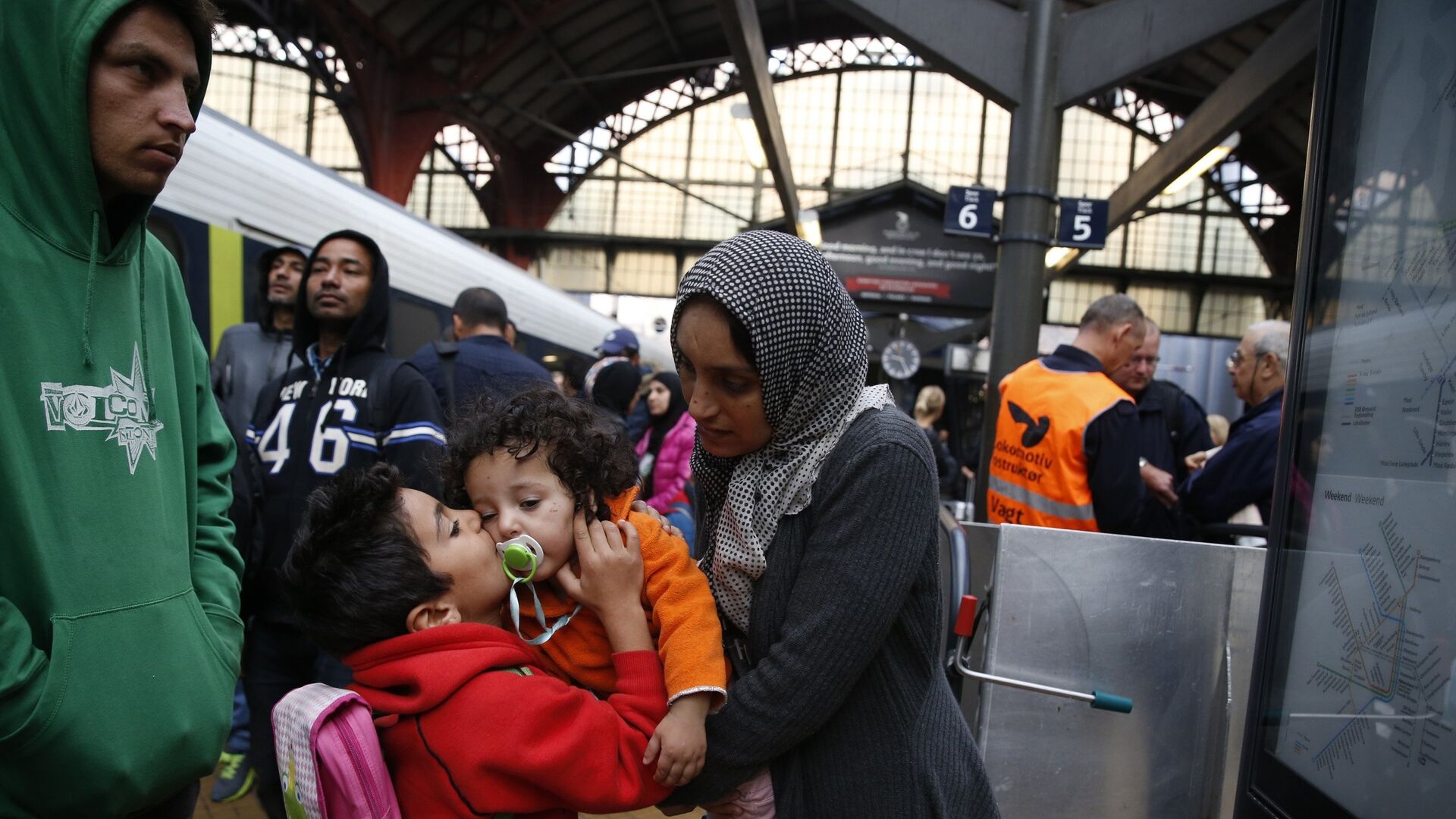 Syrian migrants arrive at main train station in Copenhagen (File) - Sputnik International, 1920, 31.03.2023