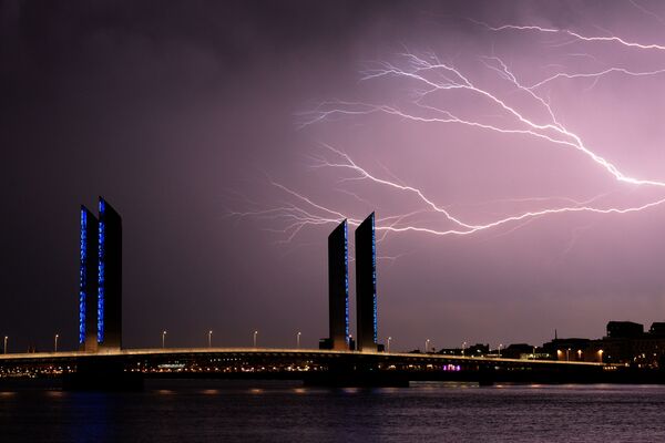 Flashes of Lightning in Bordeaux, France - Sputnik International