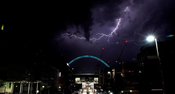 Lightning Above Wembley Stadium in London, UK - Sputnik International