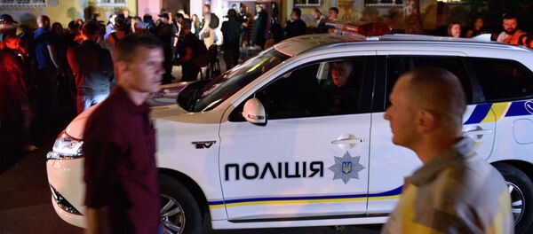 Police and journalists outside a building in Kiev where Russian journalist Arkady Babchenko was shot dead - Sputnik International