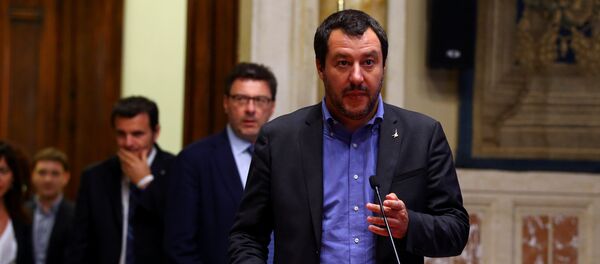 League party leader Matteo Salvini arrives to speak at the media after a round of consultations with Italy's newly appointed Prime Minister Giuseppe Conte at the Lower House in Rome, Italy, May 24, 2018 - Sputnik International
