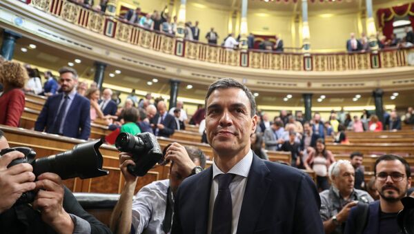 Spain's new Prime Minister and Socialist party (PSOE) leader Pedro Sanchez stands in the chamber after a motion of no confidence vote at parliament in Madrid, Spain, June 1, 2018 - Sputnik International