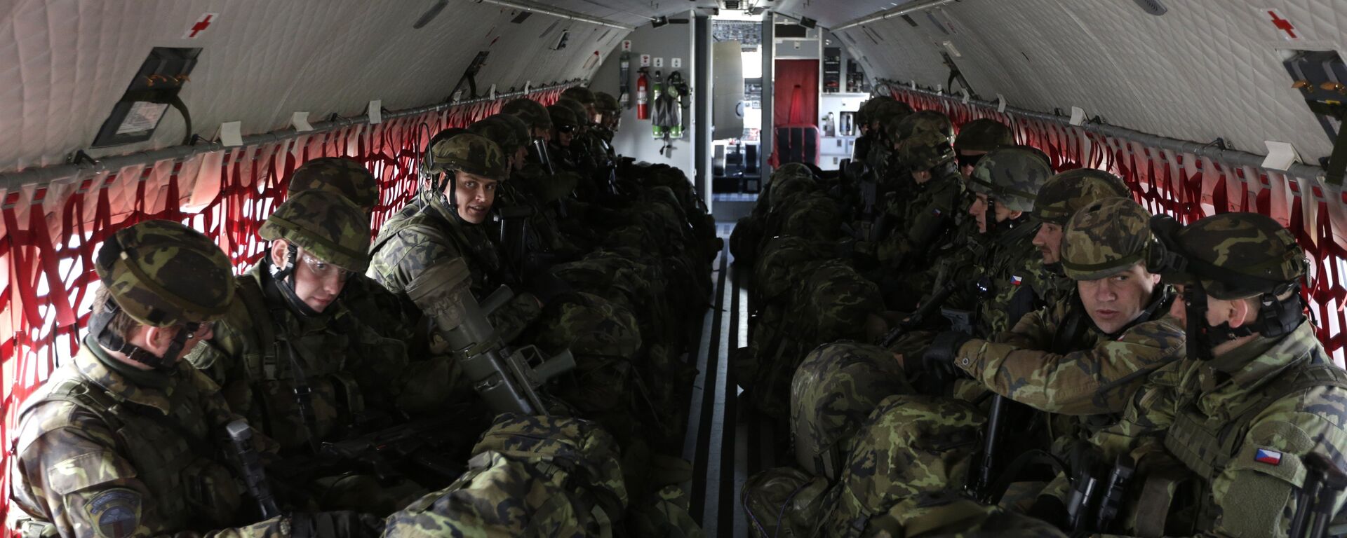 Czech Republic's soldiers from the 43rd airborne battalion sit inside an aircraft during the NATO drill The Noble Jump at the airport in Pardubice, Czech Republic (File) - Sputnik International, 1920, 23.02.2024