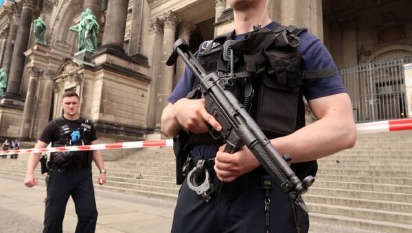 Police secure the Berliner Dom after a German policeman shot a man at the Berlin Cathedral, German media reported in Berlin, Germany, June 3, 2018 - Sputnik International