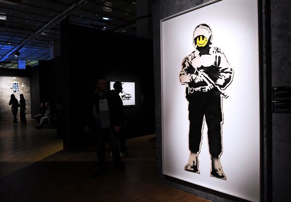 Banksy’s Former Agent Releases Previously-Unseen Up-Close Images of Artist ‘in Action’ Banksy’s Former Agent Releases Previously-Unseen Up-Close Images of Artist ‘in Action’ - Sputnik International