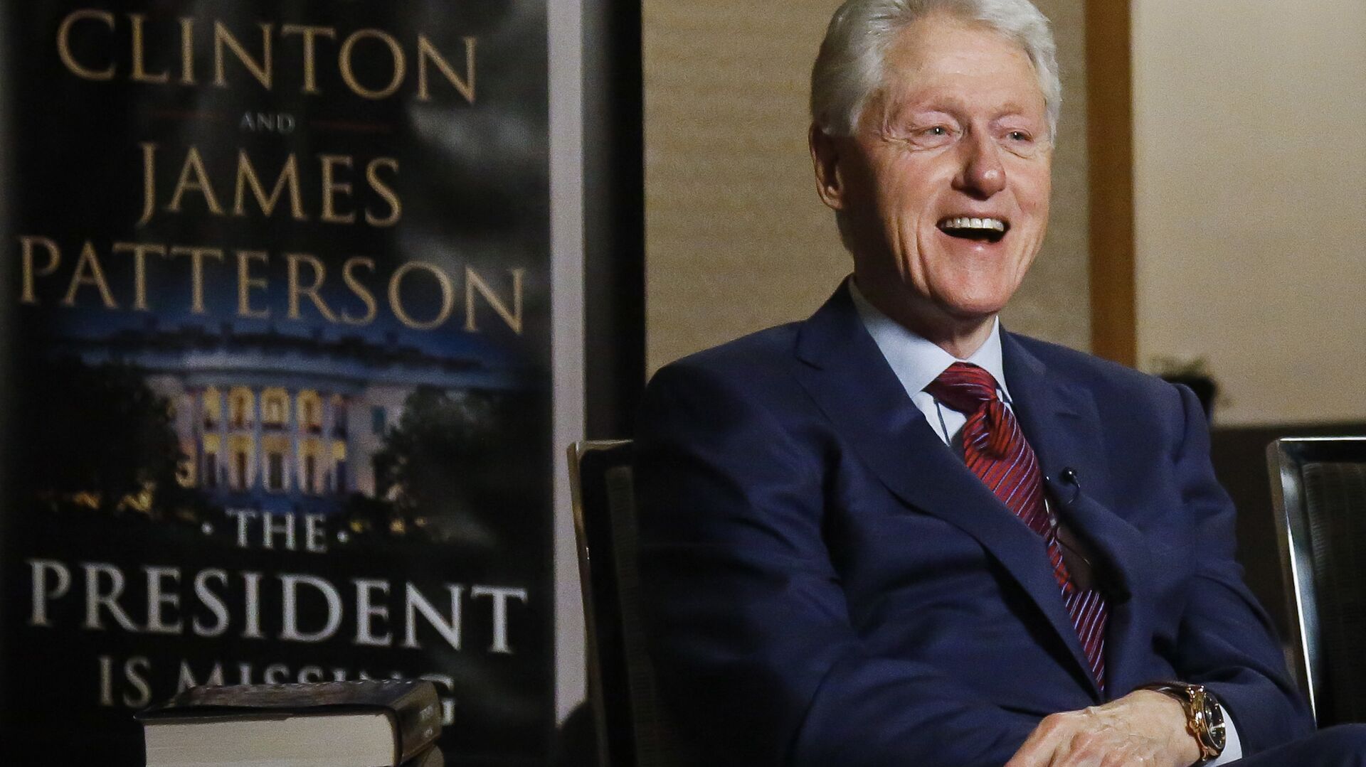 In this Monday, 21 May 2018 photo, former President Bill Clinton speaks during an interview about a novel he wrote with James Patterson, The President is Missing, in New York. - Sputnik International, 1920, 03.09.2021