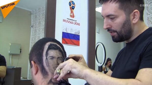 Barber Creates Hair Tattoos Showing Off His Skills - Sputnik International