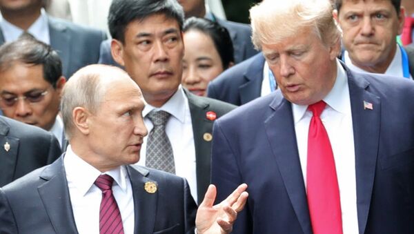 Russlands Präsident Wladimir Putin und sein US-Amtskollege Donald Trump (Archiv) - Sputnik International