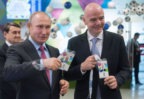 Russian President Vladimir Putin and FIFA president Gianni Infantino - Sputnik International