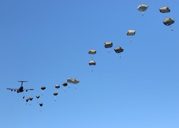 US Army paratroopers in Swift Response 2016 US Army paratroopers in Swift Response 2016 - Sputnik International