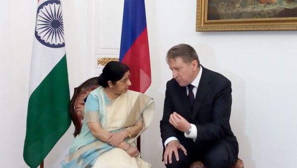 Nikolay Kudashev and Sushma Swaraj during Russia Day, New Delhi - Sputnik International