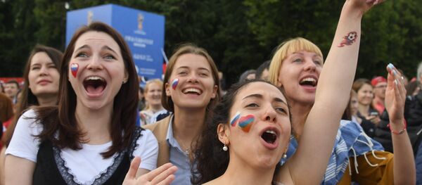 Fans during viewing of a match of World Cup 2018 on Sparrow Hills Fans during viewing of a match of World Cup 2018 on Sparrow Hills - Sputnik International