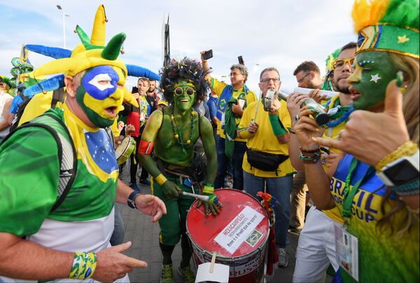 Brazilian fans bring carnival to Rostov-on-Don at the 2018 FIFA World Cup - Sputnik International