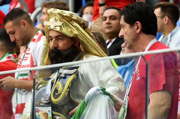 Sheikh fan at 2018 FIFA World Cup game between Iran, Morocco - Sputnik International