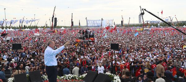 Turkey's President Recep Tayyip Erdogan, addresses supporters of his ruling Justice and Development Party (AKP) during a rally in Istanbul, Sunday, June 17, 2018 Turkey's President Recep Tayyip Erdogan, addresses supporters of his ruling Justice and Development Party (AKP) during a rally in Istanbul, Sunday, June 17, 2018 - Sputnik International