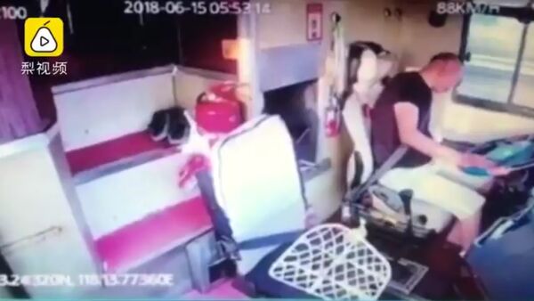 A passenger saved nearly 30 lives by taking over the steering wheel of a speeding coach after finding its driver suffering from a sudden stroke - Sputnik International