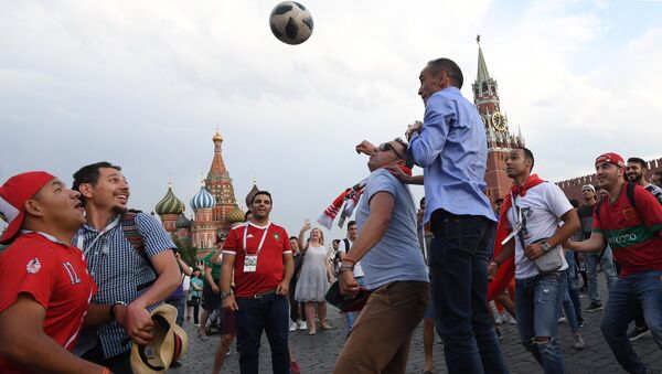 Fans of the World Cup 2018 play football on Red Square in Moscow - Sputnik International