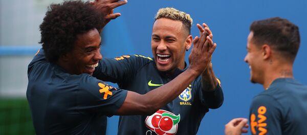Soccer Football - World Cup - Brazil Training - Brazil Training Camp, Sochi, Russia - June 19, 2018 Brazil's Willian and Neymar during training Soccer Football - World Cup - Brazil Training - Brazil Training Camp, Sochi, Russia - June 19, 2018 Brazil's Willian and Neymar during training - Sputnik International