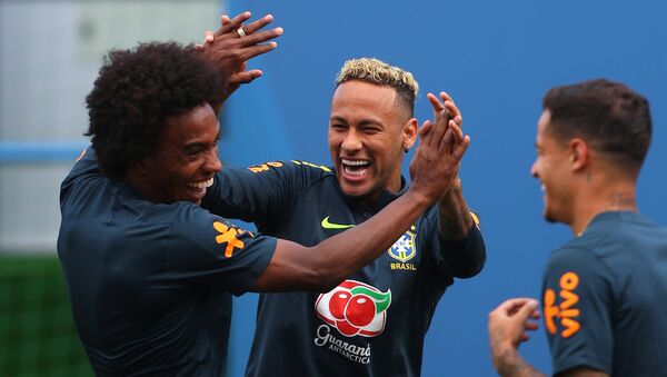 Soccer Football - World Cup - Brazil Training - Brazil Training Camp, Sochi, Russia - June 19, 2018 Brazil's Willian and Neymar during training - Sputnik International