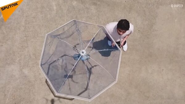 Only in Japan: This $275 floating umbrella will keep you dry in the sky! - Sputnik International