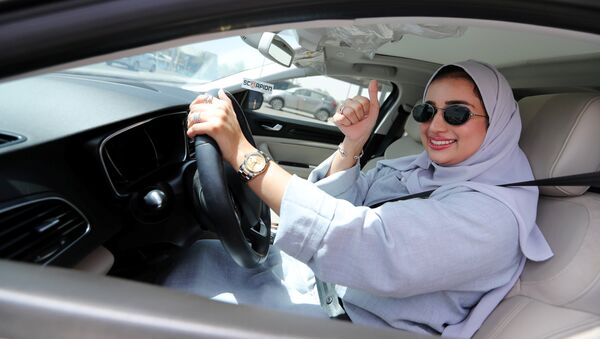 Zuhoor Assiri drives her car in Dhahran, Saudi Arabia, June 24, 2018 - Sputnik International