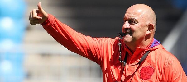 Russia’s head coach Stanislav Cherchesov gestures to players during the national soccer team's training session in Samara, Russia, June 24, 2018 Russia’s head coach Stanislav Cherchesov gestures to players during the national soccer team's training session in Samara, Russia, June 24, 2018 - Sputnik International