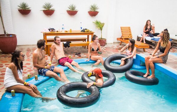 La piscina del Drop Bear Hostel de Santa Marta, en Colombia - Sputnik International
