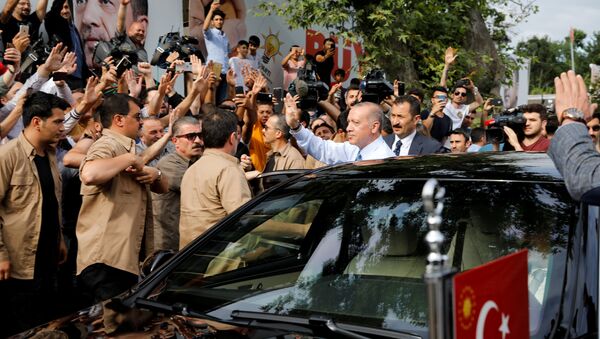 Turkish President Tayyip Erdogan waves to supporters as he leaves his residence in Istanbul, Turkey June 24, 2018 - Sputnik International
