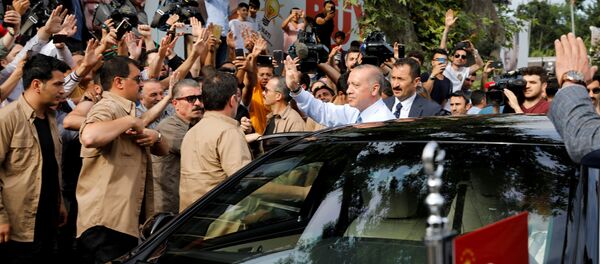 Turkish President Tayyip Erdogan waves to supporters as he leaves his residence in Istanbul, Turkey June 24, 2018 Turkish President Tayyip Erdogan waves to supporters as he leaves his residence in Istanbul, Turkey June 24, 2018 - Sputnik International