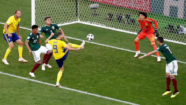 Soccer Football - World Cup - Group F - Mexico vs Sweden - Ekaterinburg Arena, Yekaterinburg, Russia - June 27, 2018 Sweden's Marcus Berg misses a chance to score - Sputnik International