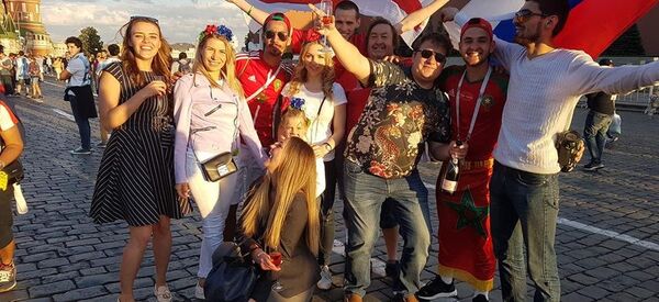 Football fans in the Red Square in Moscow Football fans in the Red Square in Moscow - Sputnik International