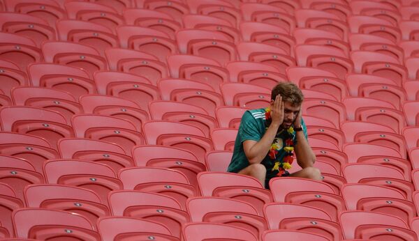 Thrill of Victory and Agony of Defeat: Fans Get Emotional During World Cup - Sputnik International