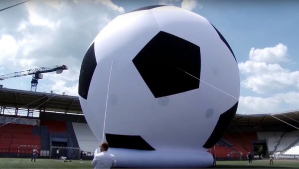 Russia: Gigantic Ball Inflated in Chelyabinsk - Sputnik International