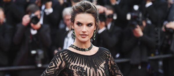 Model, actress Alessandra Ambrosio on the red carpet of the 71st Cannes Film Festival - Sputnik International