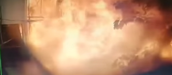 New surveillance camera footage shows moments plane crashed into Mumbai construction site New surveillance camera footage shows moments plane crashed into Mumbai construction site - Sputnik International