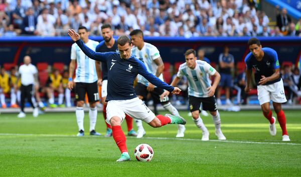Soccer Football - World Cup - Round of 16 - France vs Argentina - Kazan Arena, Kazan, Russia - June 30, 2018 France's Antoine Griezmann scores their first goal from the penalty spot Soccer Football - World Cup - Round of 16 - France vs Argentina - Kazan Arena, Kazan, Russia - June 30, 2018 France's Antoine Griezmann scores their first goal from the penalty spot - Sputnik International