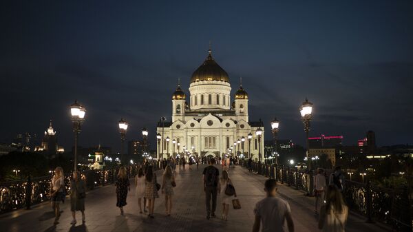 The Cathedral of Christ the Saviour is illuminated at dusk - Sputnik International